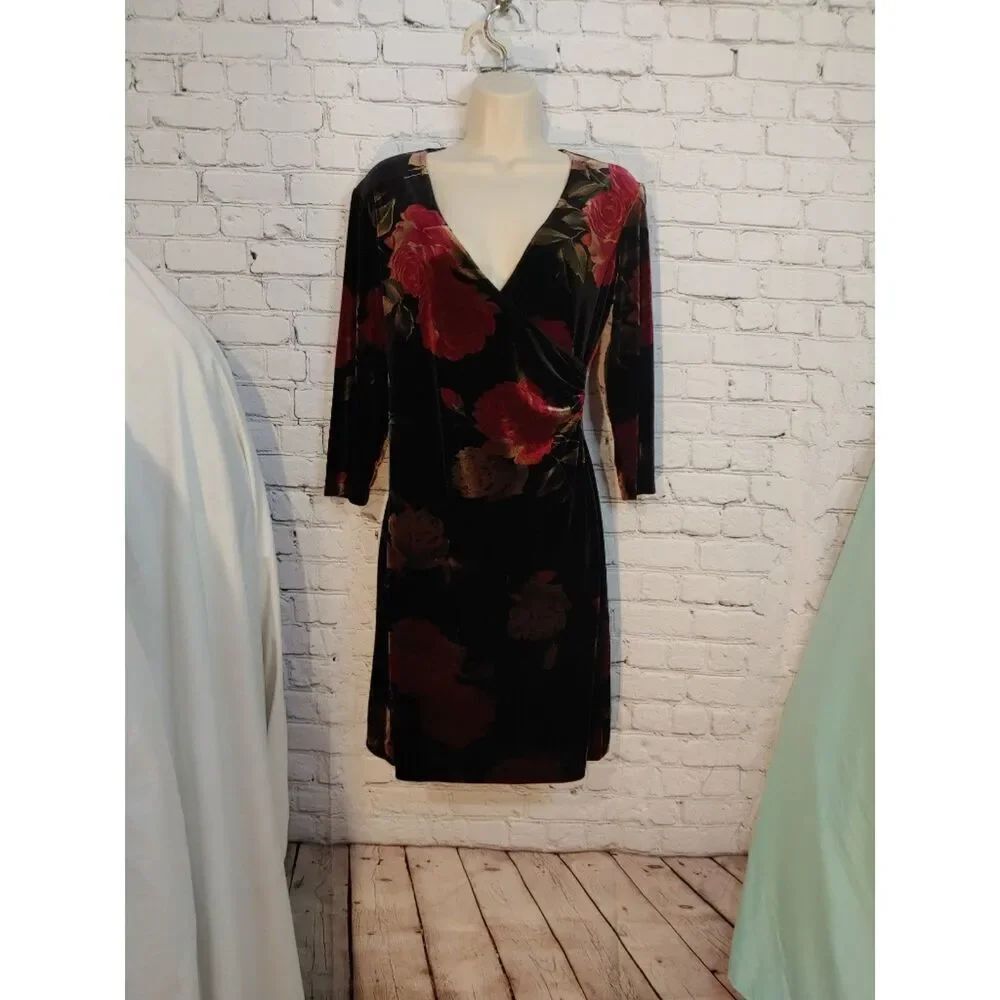 Connected Apparel VINTAGE Women's PETITES Size 4 Black Floral Velvet Dress